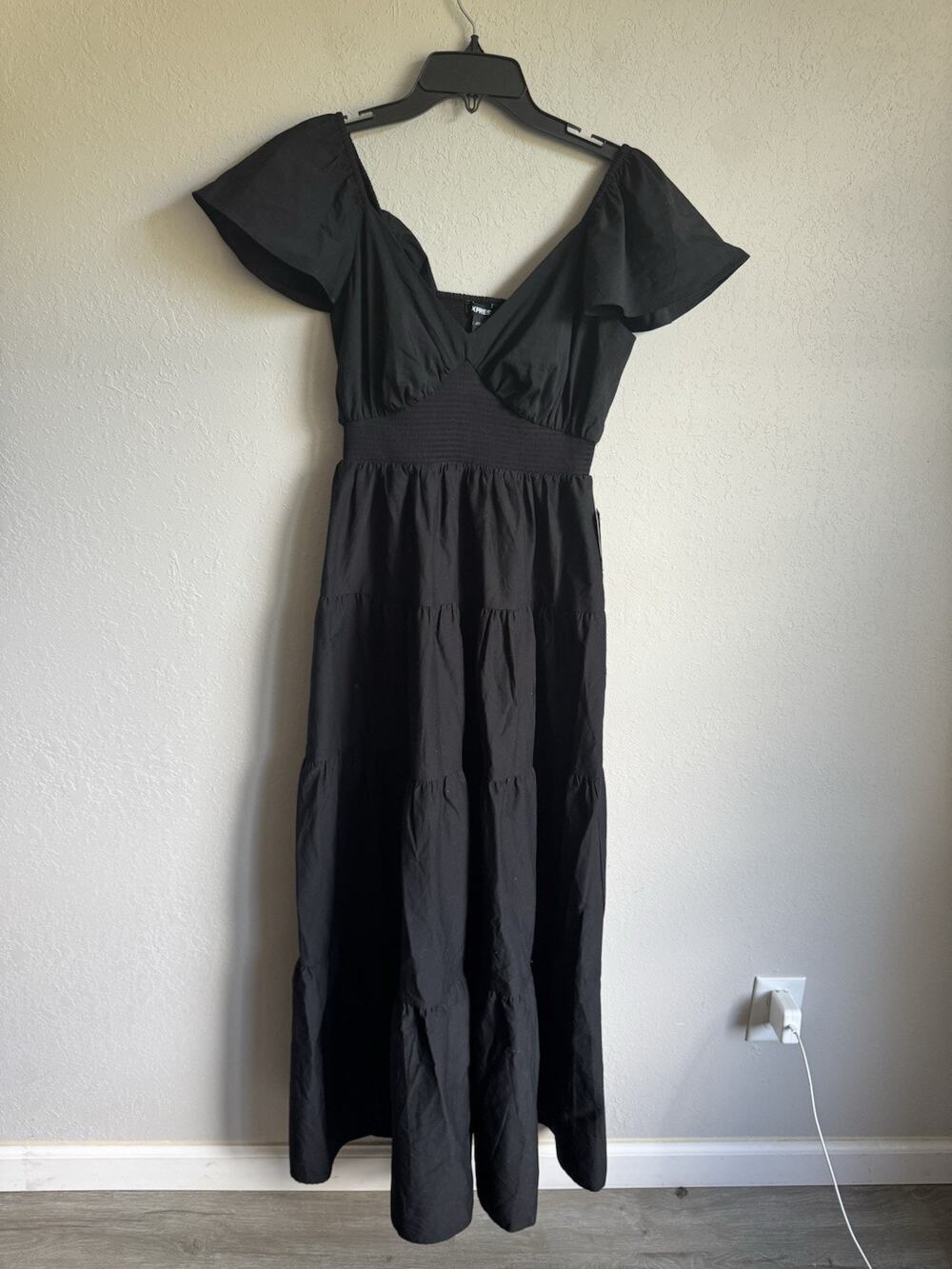 NWT Express Black V-Neck Tiered A-Line Midi Sundress Womens S Whimsigoth